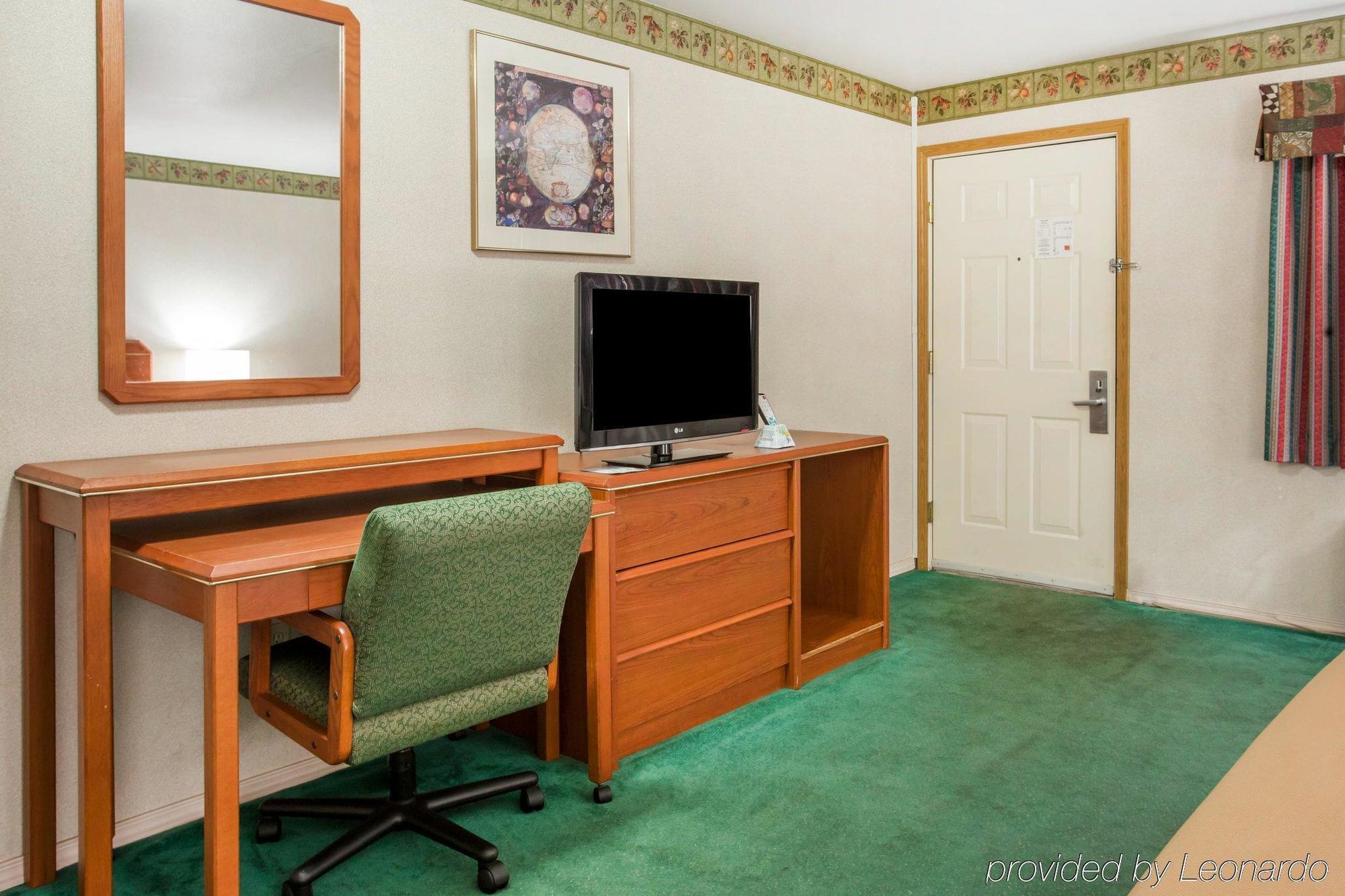 Studio 6 Suites Vancouver Wa Waterfront Экстерьер фото
