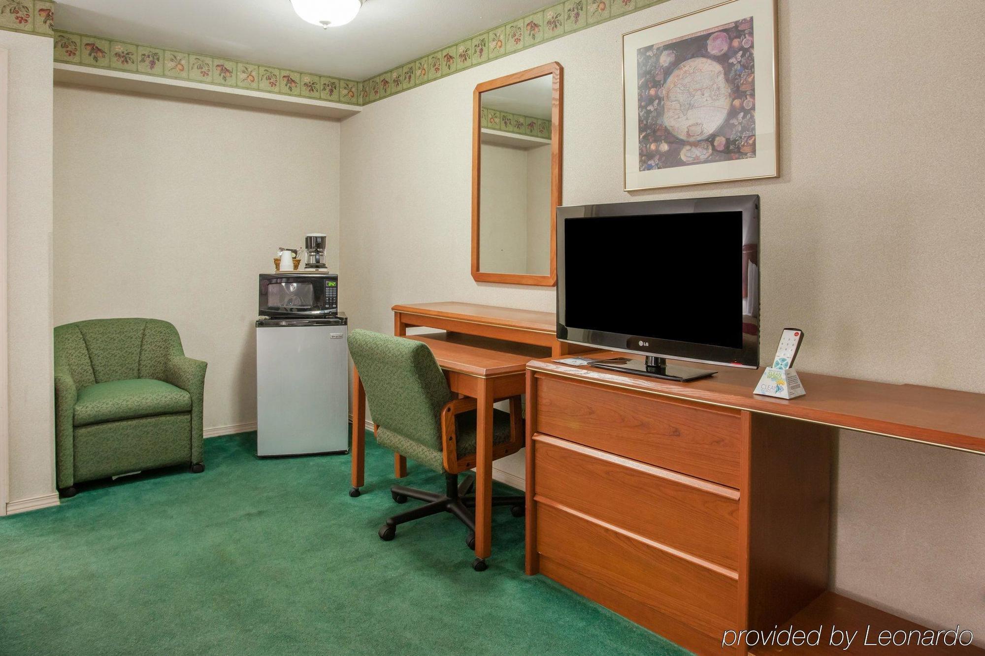 Studio 6 Suites Vancouver Wa Waterfront Экстерьер фото
