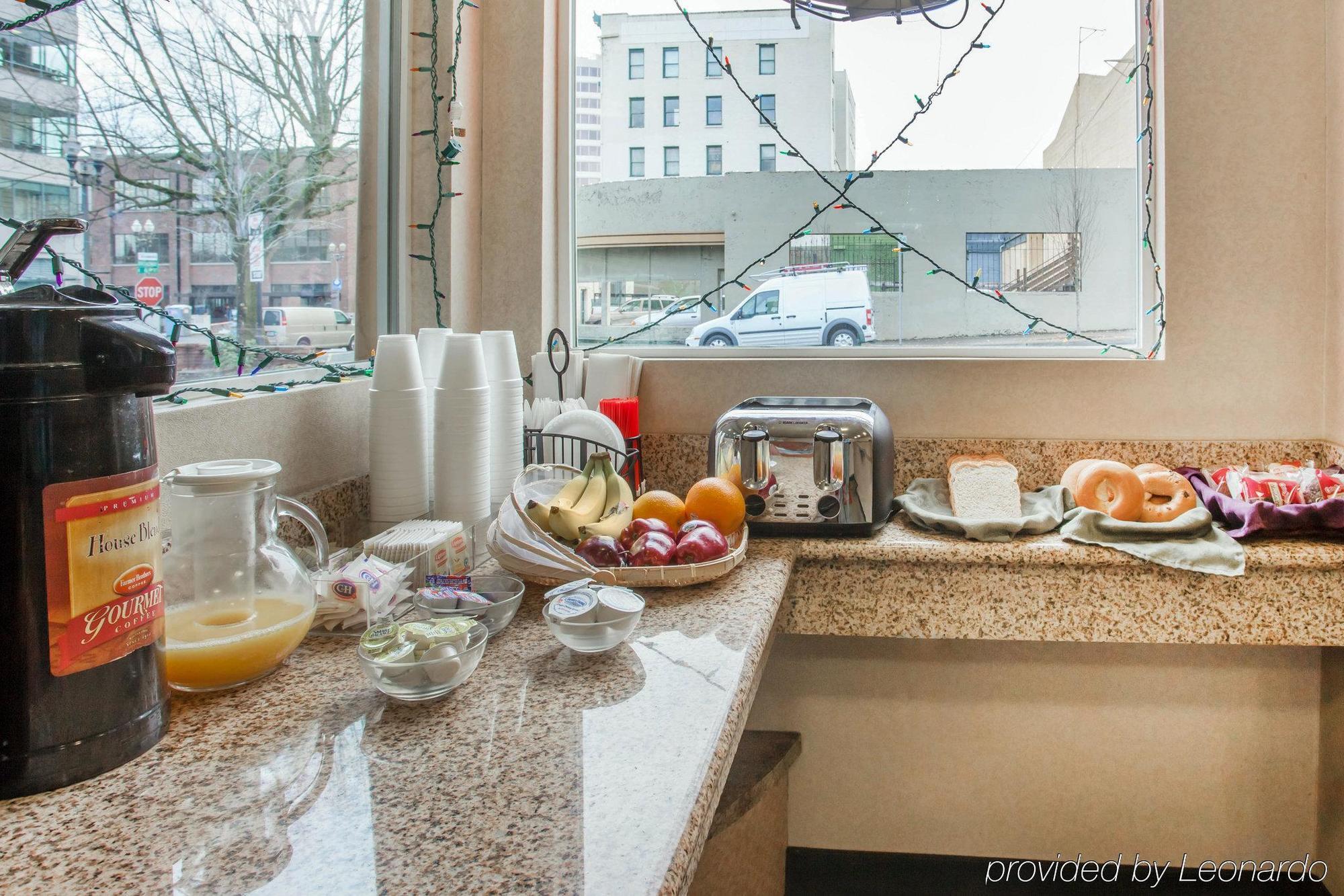 Studio 6 Suites Vancouver Wa Waterfront Экстерьер фото